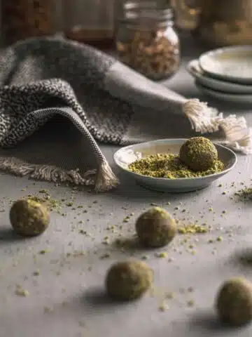 Snack balls on a table with linen.