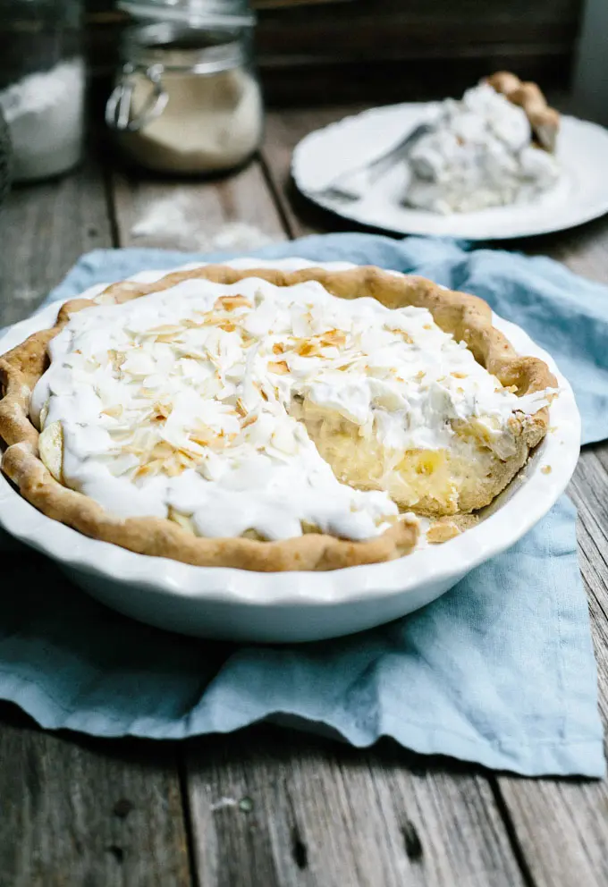 vegan banana coconut cream pie 1