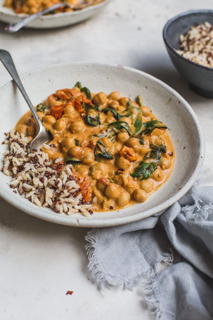 Walk-Away Chickpea Tomato and Spinach Curry | Vegan | My Goodness Kitchen